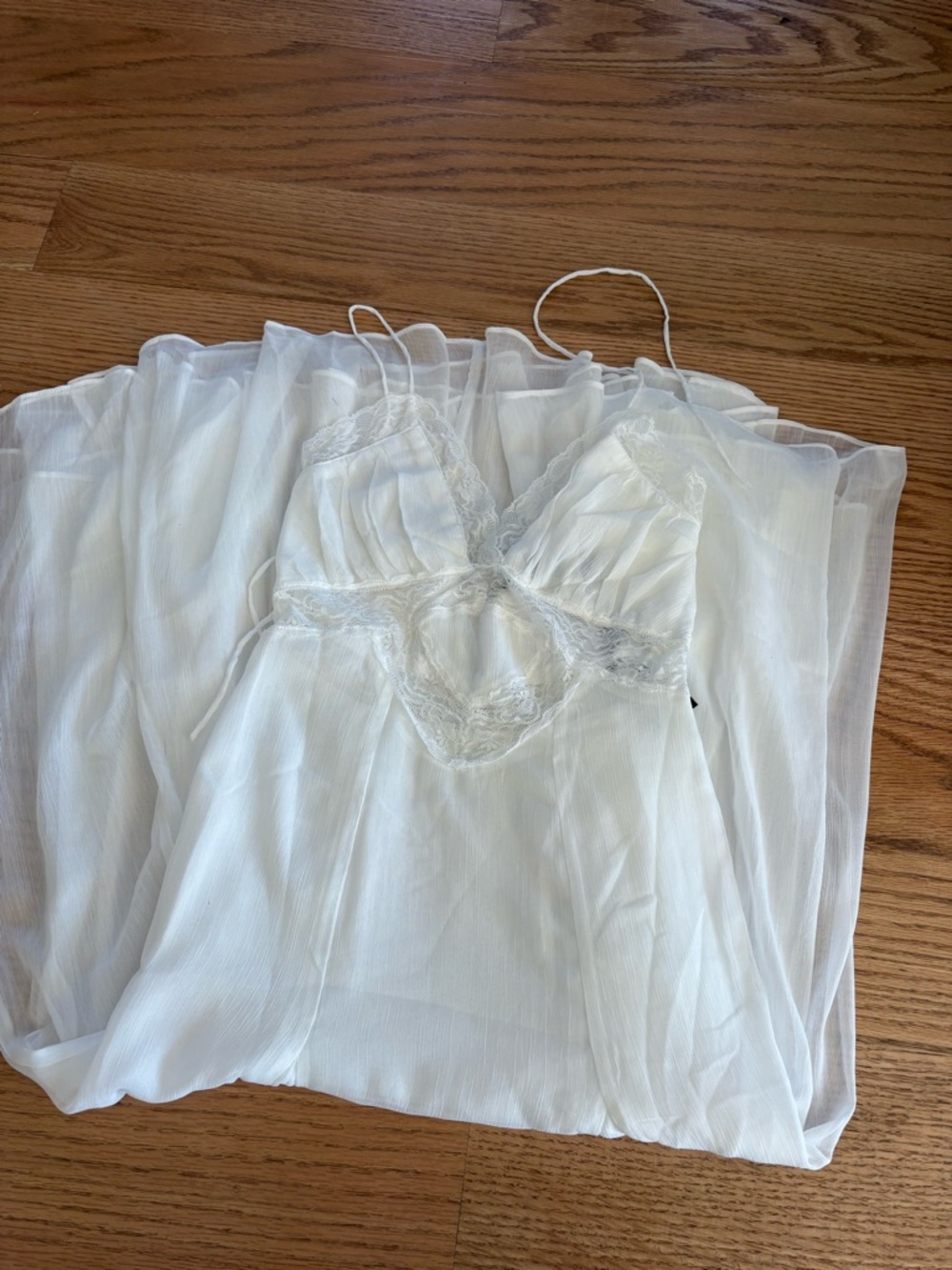 Lioness white midi dress - Picture 3 of 5